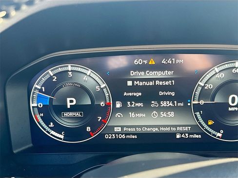 Used 2023 Mitsubishi Outlander SEL image 13