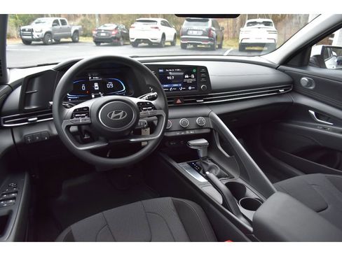 New 2026 Hyundai Elantra SE image 12