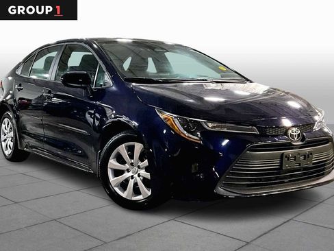 Used 2023 Toyota Corolla LE image 2