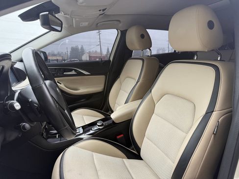 Used 2019 INFINITI QX30 Premium w/ Navigation Package image 10