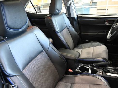 Used 2017 Toyota Corolla SE w/ SE Premium Package FWD image 8