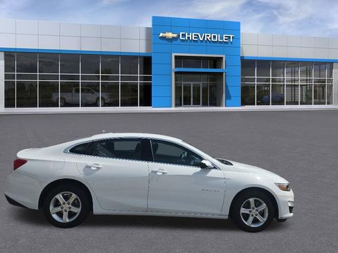 Used 2024 Chevrolet Malibu LT FWD image 6