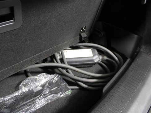 Used 2024 Nissan Ariya FWD image 35