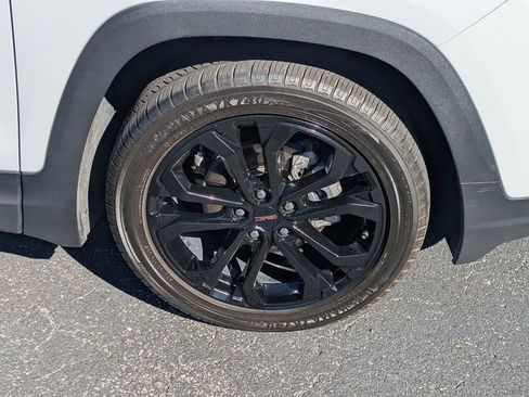 Used 2022 GMC Terrain SLE w/ Driver Convenience Package image 10