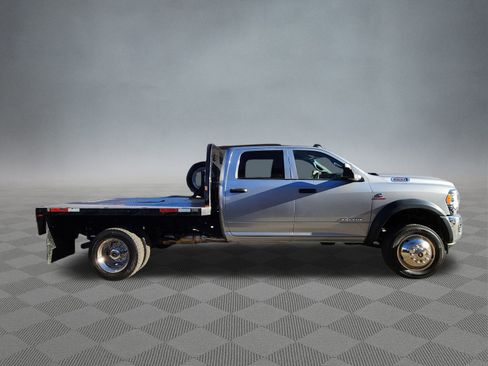 Used 2022 RAM 5500 Tradesman w/ Chrome Appearance Group image 9