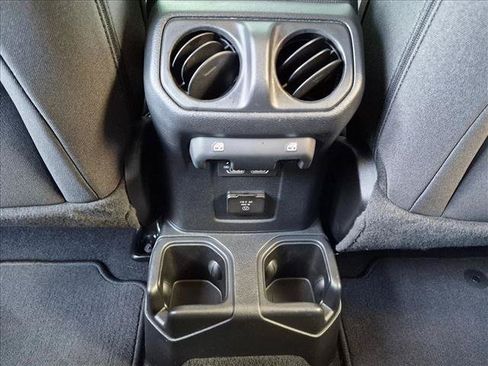 Used 2023 Jeep Gladiator Sport AWD/4WD image 17