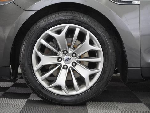 Used 2018 Ford Taurus Limited w/ Driver Assist Package AWD/4WD image 26