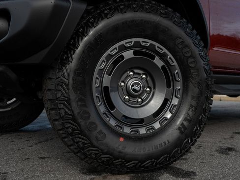 Used 2025 Ford Bronco Badlands w/ Sasquatch Package AWD/4WD image 5