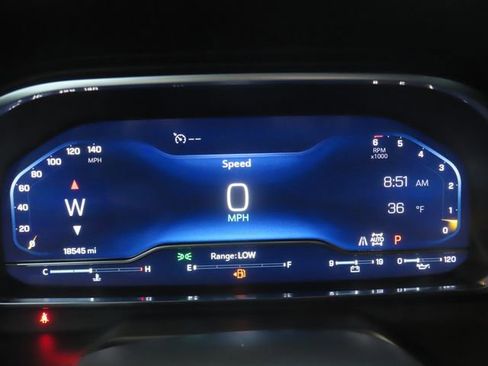 Used 2024 Chevrolet Suburban LT w/ Luxury Package image 36