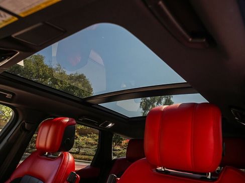 Used 2021 Land Rover Range Rover Sport HST image 38