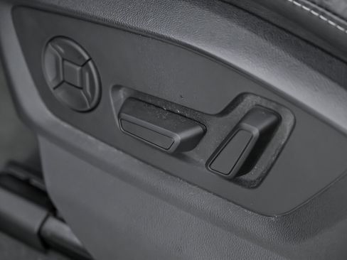 Used 2019 Audi Q8 Premium Plus w/ Premium Plus image 26