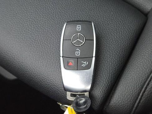 Used 2025 Mercedes-Benz CLA 250 4MATIC image 36