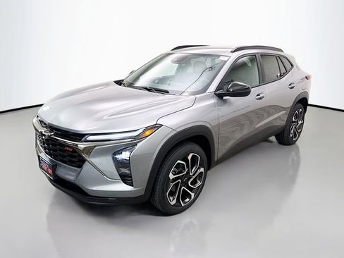 New 2026 Chevrolet Trax RS w/ Driver Confidence Package FWD image 3