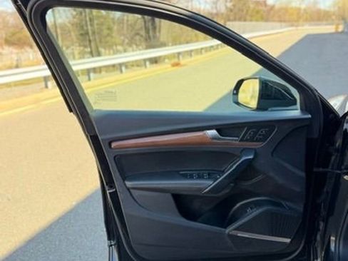 Used 2021 Audi Q5 2.0T Premium Plus w/ Premium Plus Package image 16