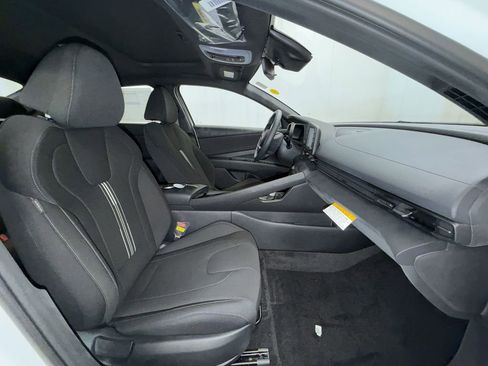New 2026 Hyundai Elantra SEL Sport Premium FWD image 4