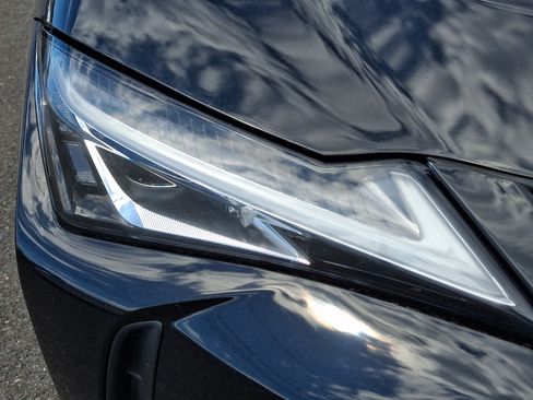 Used 2022 Lexus UX 200 w/ Accessory Package (Z1) FWD image 10