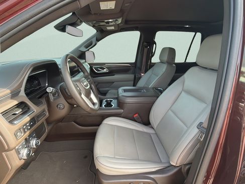 Used 2023 GMC Yukon SLT w/ SLT Premium Package AWD/4WD image 19