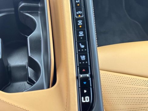 Used 2025 Chevrolet Corvette Stingray Premium Cpe w/ 3LT RWD image 26