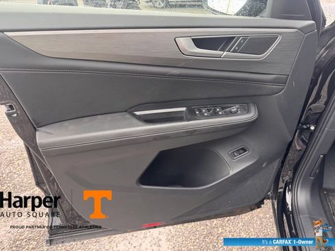 Used 2025 Volkswagen Atlas Cross Sport SE w/ Panoramic Sunroof Package AWD/4WD image 19