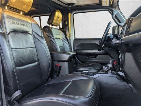 Used 2018 Jeep Wrangler Unlimited Sahara w/ Uconnect 4C Nav & Sound Group image 23