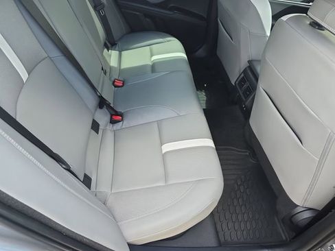 Used 2025 Toyota Camry SE w/ Convenience Package FWD image 11