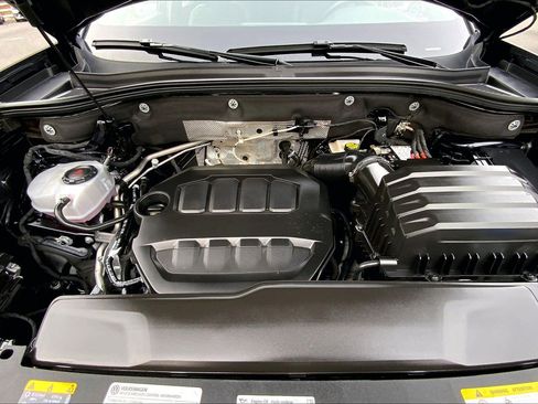 Used 2025 Volkswagen Atlas Cross Sport SE AWD/4WD image 11