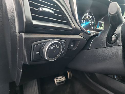 Used 2017 Ford Fusion Energi Titanium FWD image 36