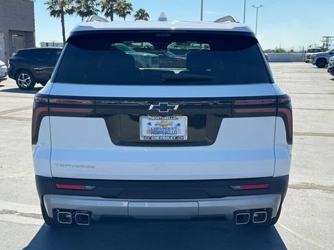 New 2026 Chevrolet Traverse LT w/ Sun and Wheel Package FWD image 4