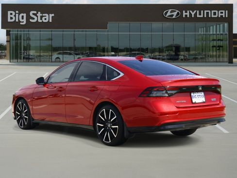 Used 2025 Honda Accord Touring image 3
