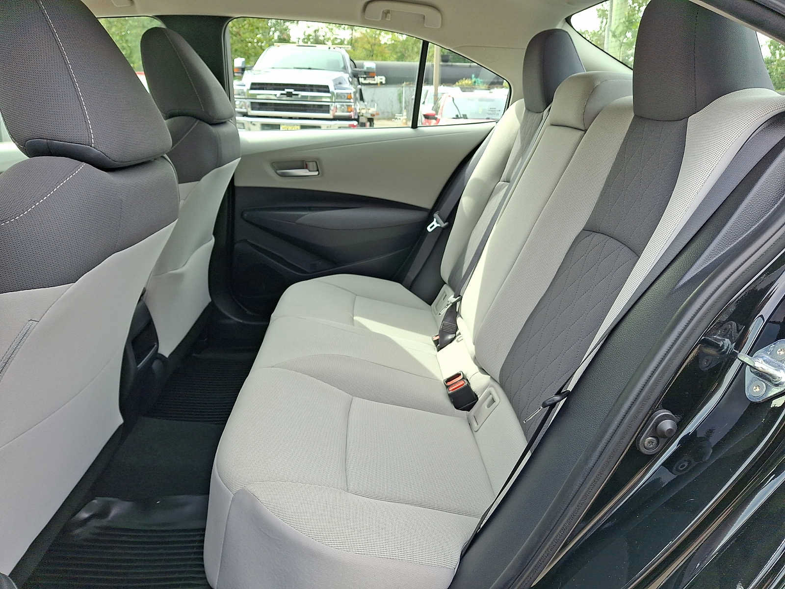 Used 2020 Toyota Corolla LE FWD image 8