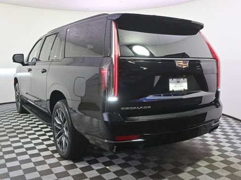Used 2024 Cadillac Escalade ESV Sport w/ Touring Package AWD/4WD image 4
