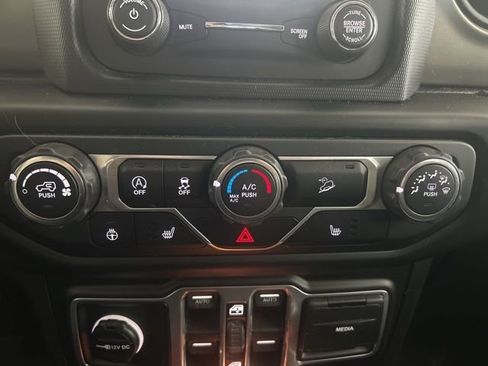 Used 2018 Jeep Wrangler Unlimited Sport S AWD/4WD image 12