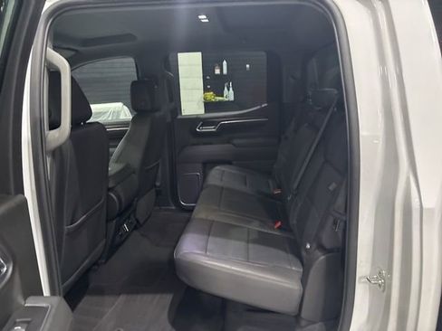 Used 2025 GMC Sierra 1500 SLT image 27