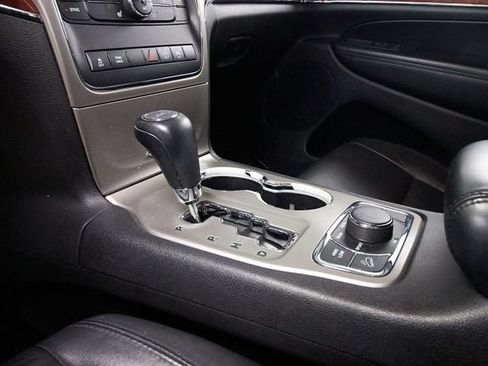 Used 2013 Jeep Grand Cherokee Limited w/ Trailer Tow Group IV AWD/4WD image 12