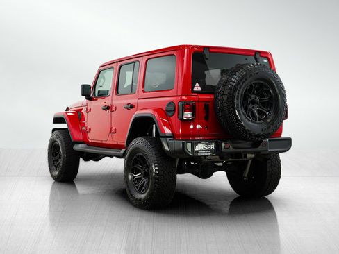 Used 2018 Jeep Wrangler Unlimited Sahara w/ Dual Top Group AWD/4WD image 3