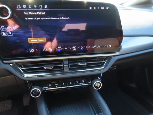 Used 2024 Chevrolet Equinox EV RS image 28