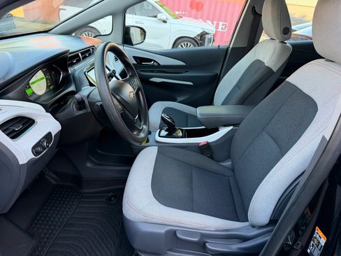 Used 2020 Chevrolet Bolt LT FWD image 8