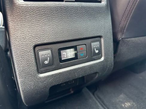 Used 2023 Mitsubishi Outlander SEL 40th Anniversary AWD/4WD image 18