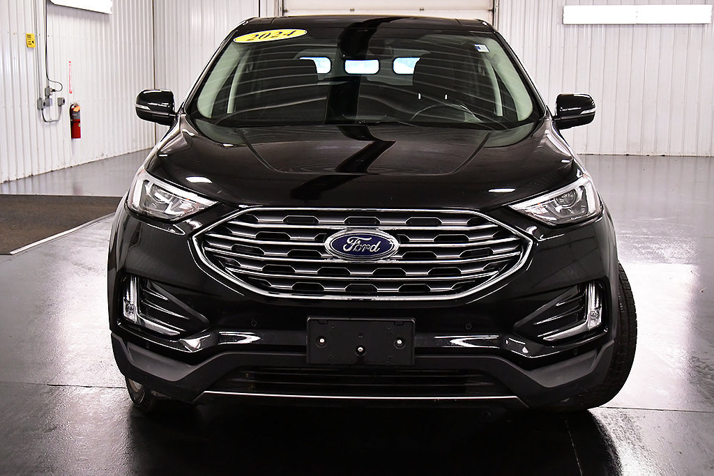 Used 2024 Ford Edge Titanium AWD/4WD image 2