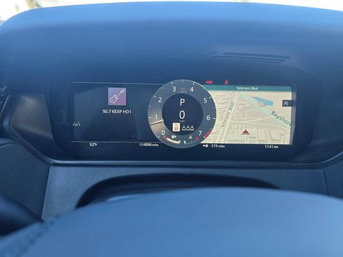 Used 2025 Land Rover Range Rover Velar Dynamic SE image 27