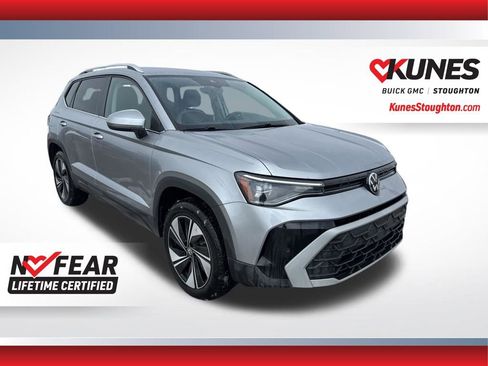 Used 2025 Volkswagen Taos SE AWD/4WD image 1