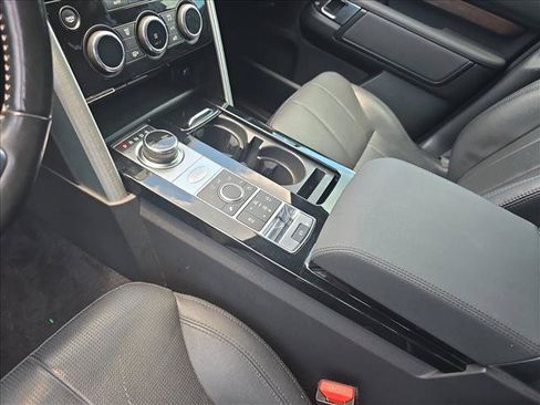 Used 2019 Land Rover Discovery HSE AWD/4WD image 25