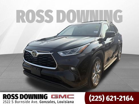 Used 2021 Toyota Highlander Limited FWD image 1