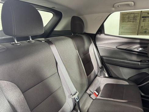 Used 2022 Chevrolet TrailBlazer LT w/ LPO, Blackout Package FWD image 39