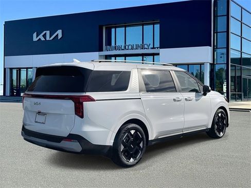 New 2026 Kia Carnival EX image 6