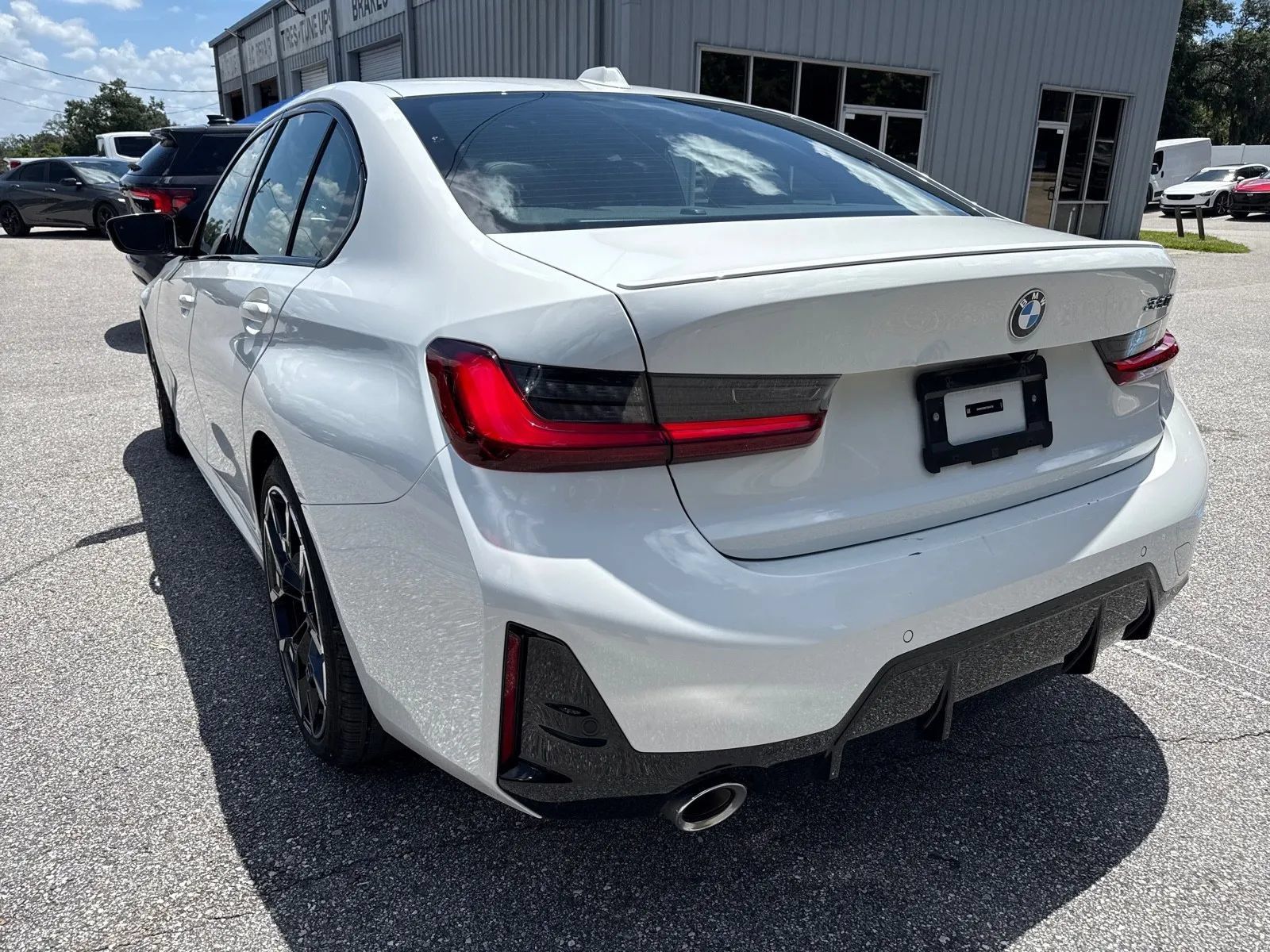 Used 2026 BMW 330i Sedan w/ M Sport Package RWD image 12