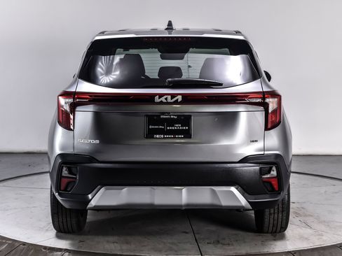 Used 2024 Kia Seltos LX AWD/4WD image 5