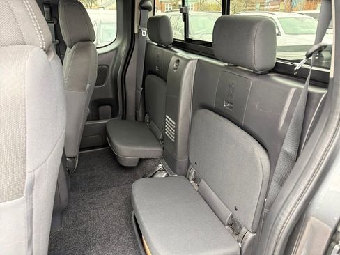 Used 2024 Nissan Frontier SV w/ SV Convenience Package image 45
