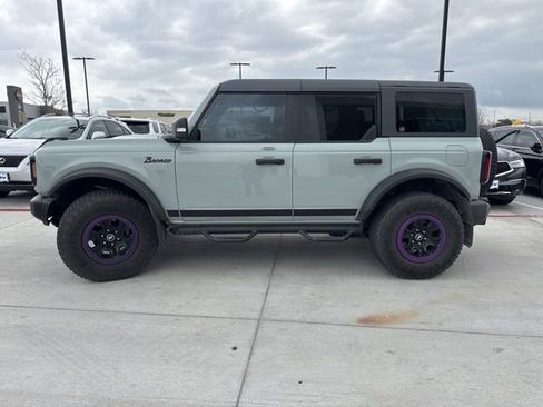 Used 2023 Ford Bronco Wildtrak image 5