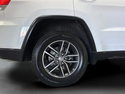Used 2018 Jeep Grand Cherokee Limited AWD/4WD image 35